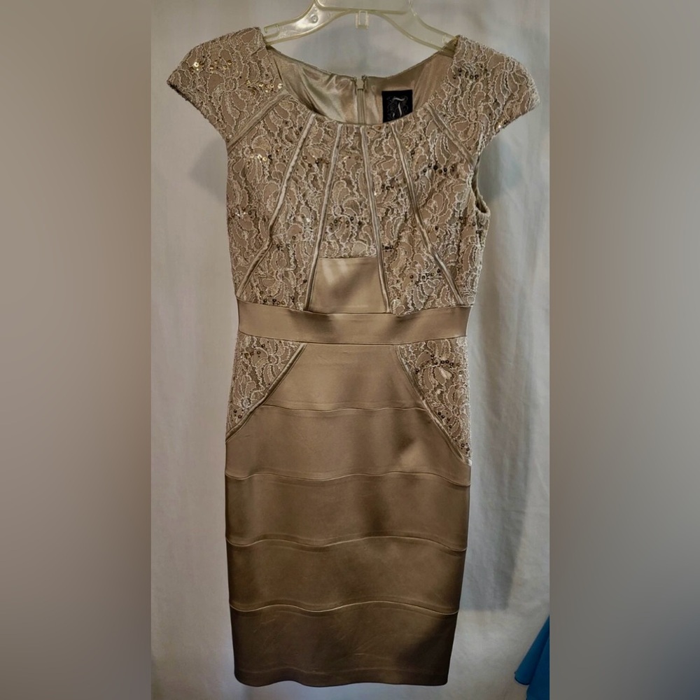 NEW (w/tags) Jax Bodycon Dress Gold Fitted Formal Prom / Wedding Floral Lace EUC